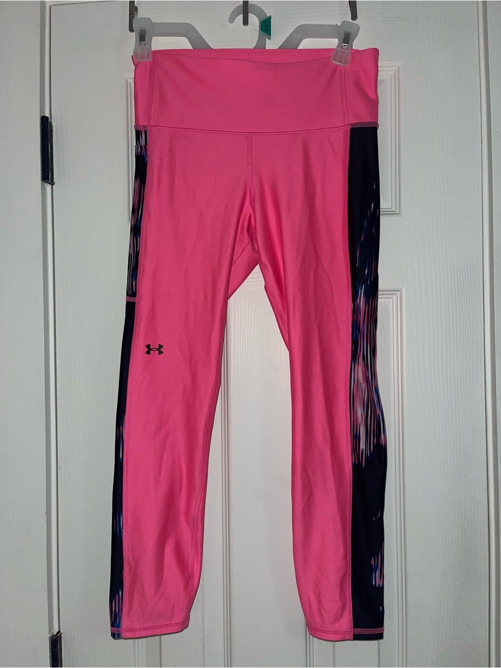 Under Armour Girls Hot Pink Leggings with Black Multi-Print Side Panels